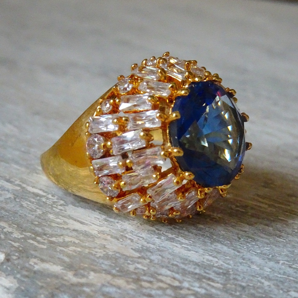 Sapphire Glass Crystal Clear Cubic Zirconia Gold Plated Cocktail Ring - Size 9 - Picture 7 of 9